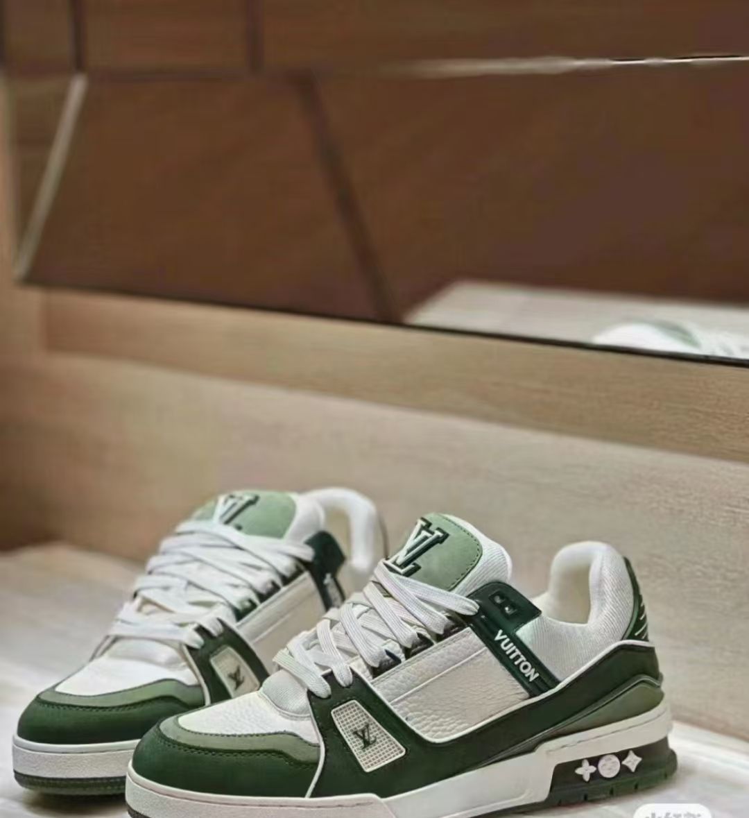 LOUIS VUITTON - LV TRAINER + Free Gift