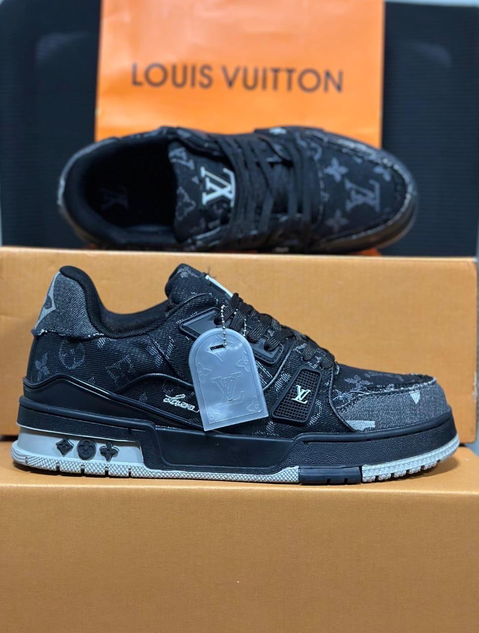 LOUIS VUITTON - LV TRAINER + Free Gift