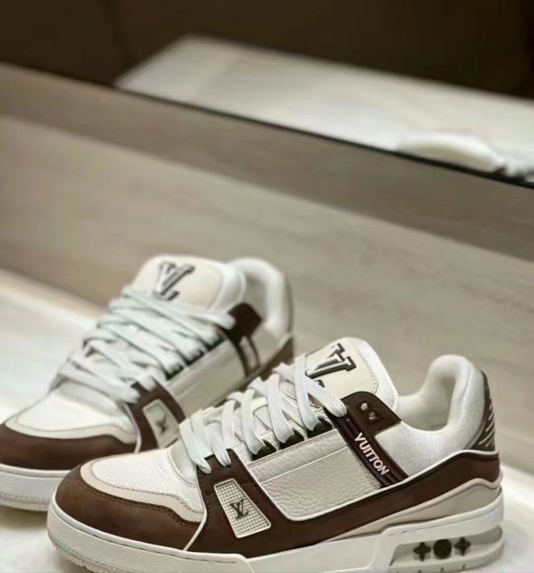 LOUIS VUITTON - LV TRAINER + Free Gift